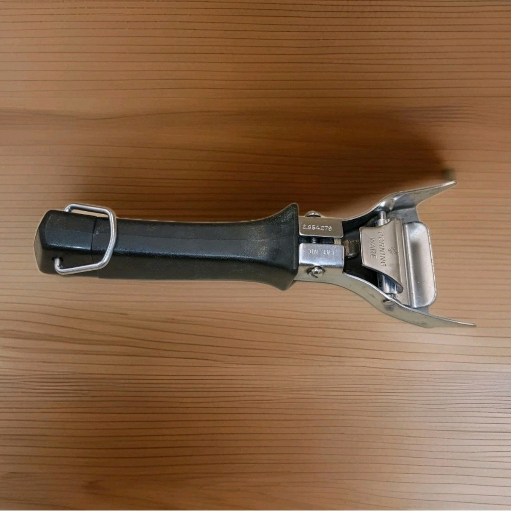 Vintage Corning Ware Black Twist Detachable Lock On Pot Casserole Handle/Holder